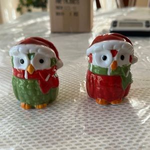 Holiday Owl Salt & pepper Shakers